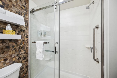 Kozy Hotel Houston North image 12