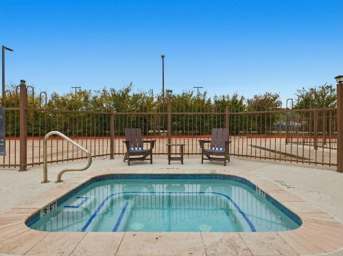 Kozy Hotel Houston North image 17