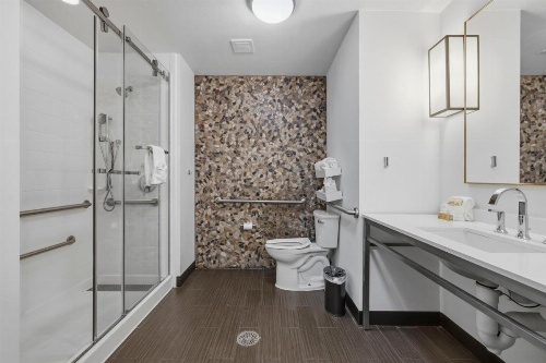 Kozy Hotel Houston North image 19